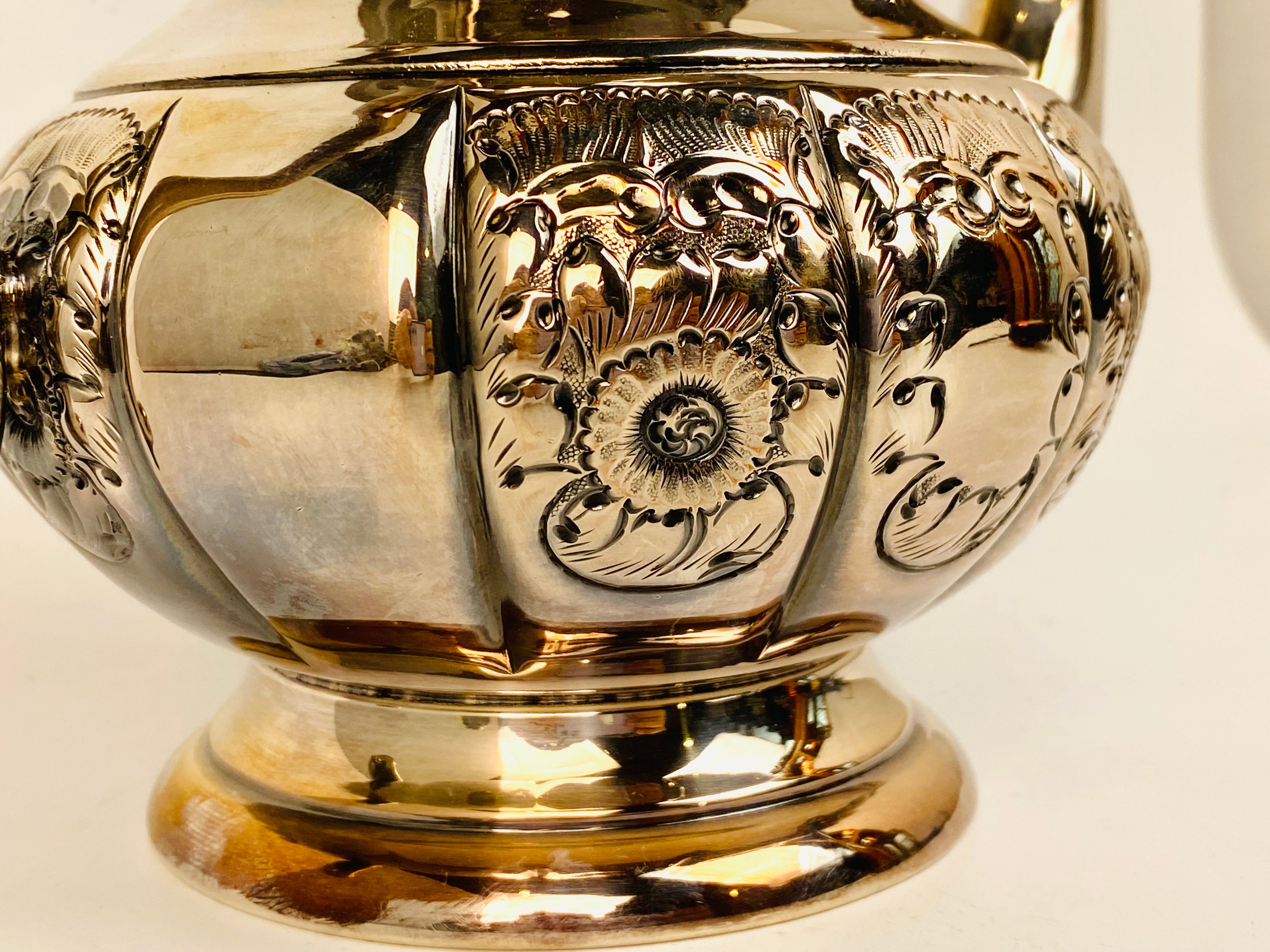 象の取っ手　金属製　アンティーク　壺　置物　骨董品　彫刻　花瓶状態は写真にてご確認下さい